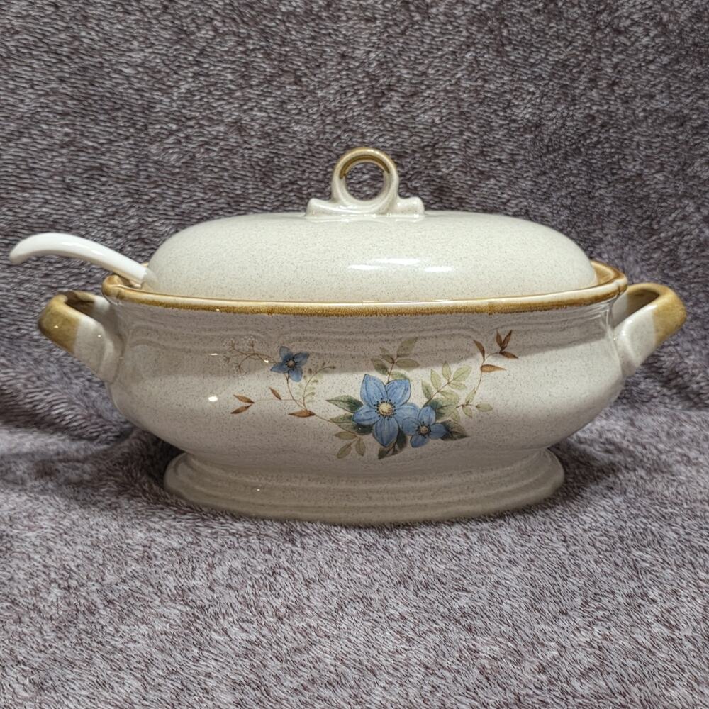 Mikasa Garden Club Day Dreams EC461 Covered Vegetable Dish Lid Spoon Japan Flora